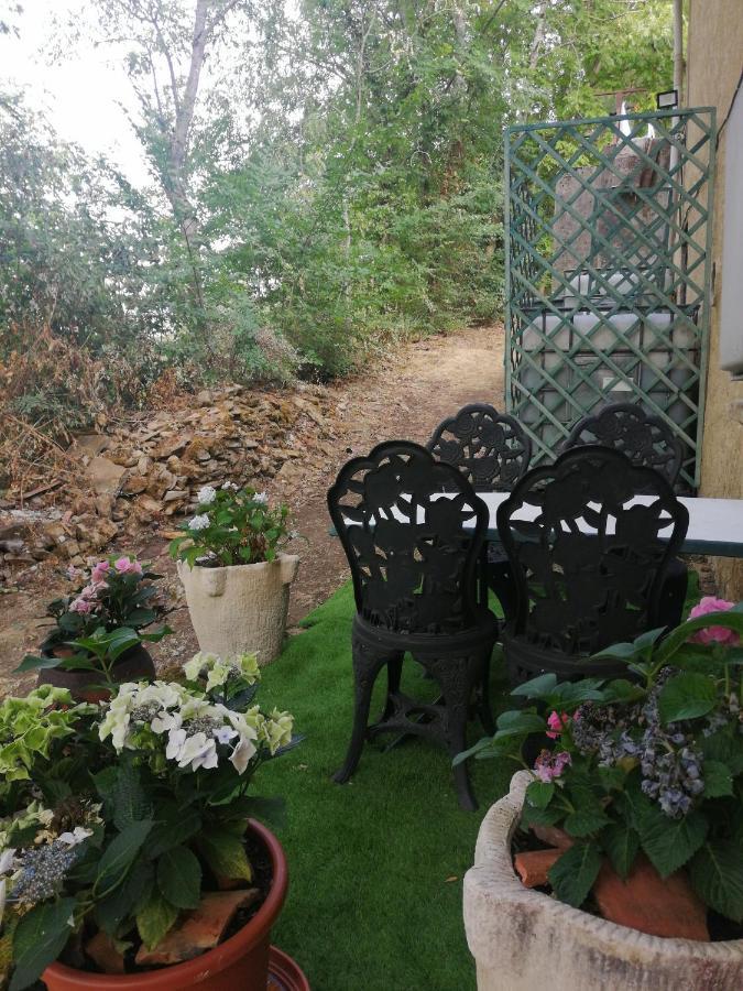 Location De Vacances A Neylis Avec Vue Sur Les Forets Et Les Champs Carla-de-Roquefort Kültér fotó